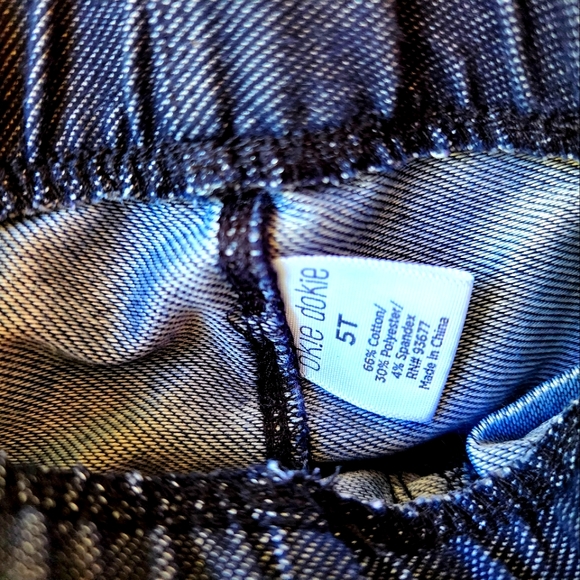 Girls Okie Dokie pull on stretch shorts - Picture 2 of 3